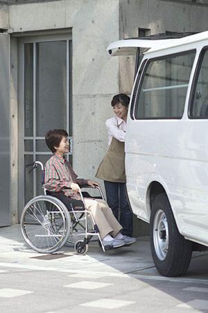 インプラントをする千葉県柏市の歯科医院